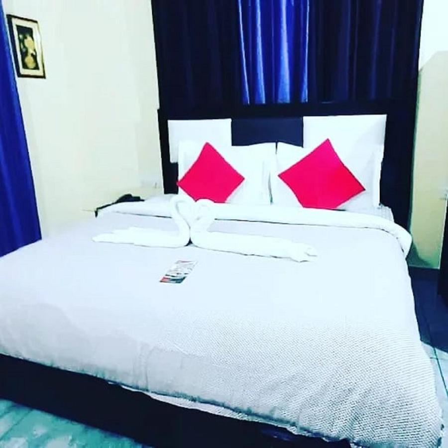 Hotel Om Palace Мак-Леод-Гейндж Экстерьер фото